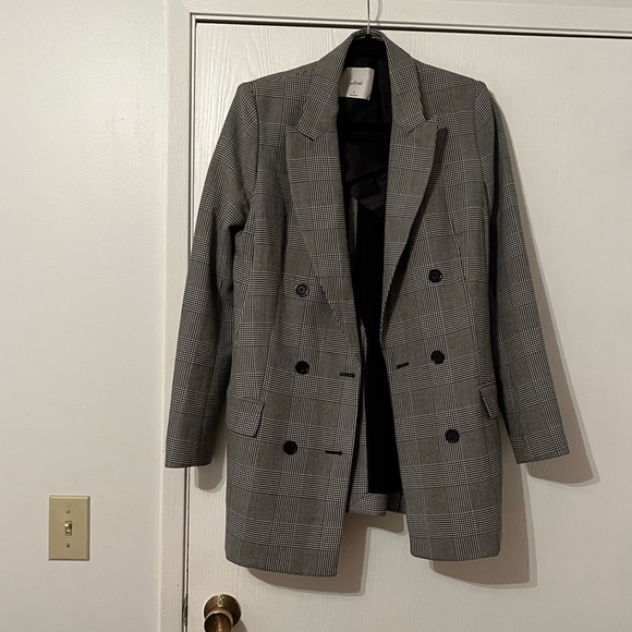 Aritzia Wilfred Blazer - Picture 3 of 5